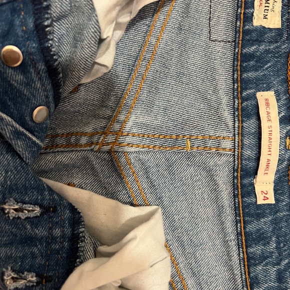 Levi High Rise Ribcage Jeans - Picture 5 of 5